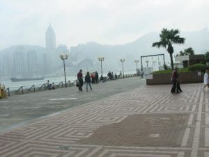 香港の海辺の遊歩道