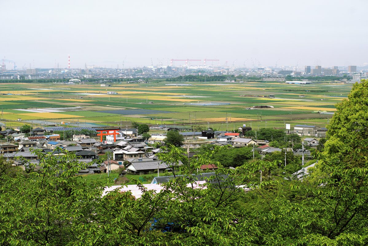 2024年故郷の愛媛県西条市訪問。郊外の石鎚神社から市街地を撮影。